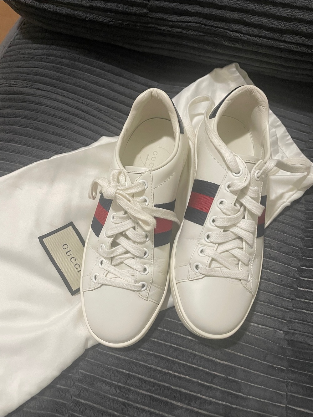 Gucci White Leather Sneakers with Red and Navy Web Stripe,smells like brand new.